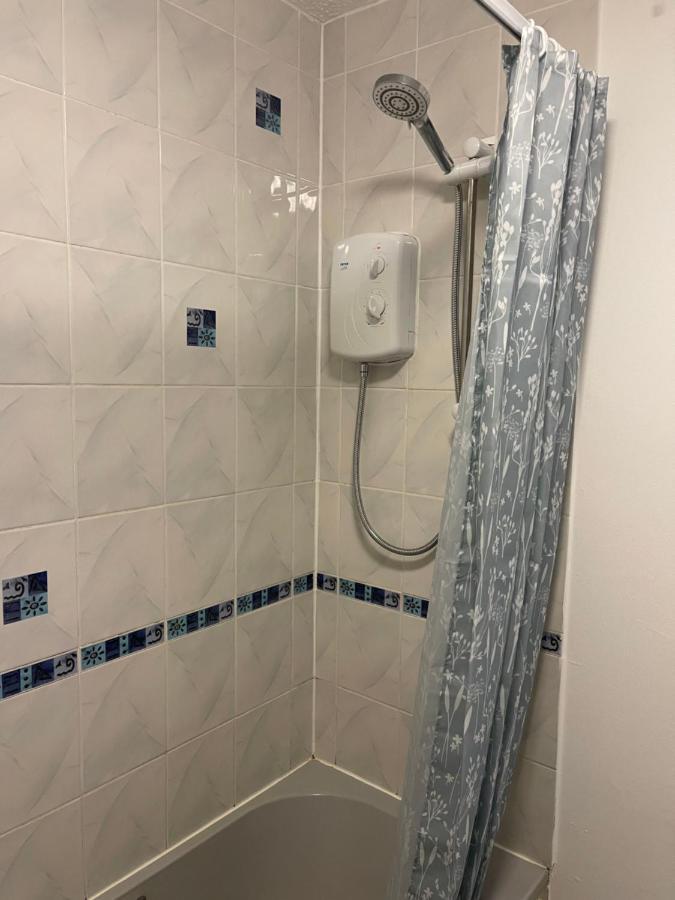 Large, Quiet, Sleeps 16, 4 Bathrooms, Parking, Лестер Экстерьер фото