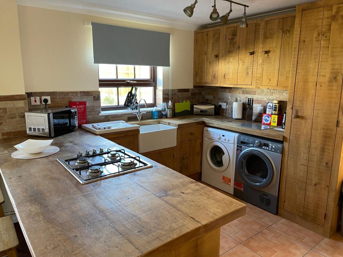 Large, Quiet, Sleeps 16, 4 Bathrooms, Parking, Лестер Экстерьер фото