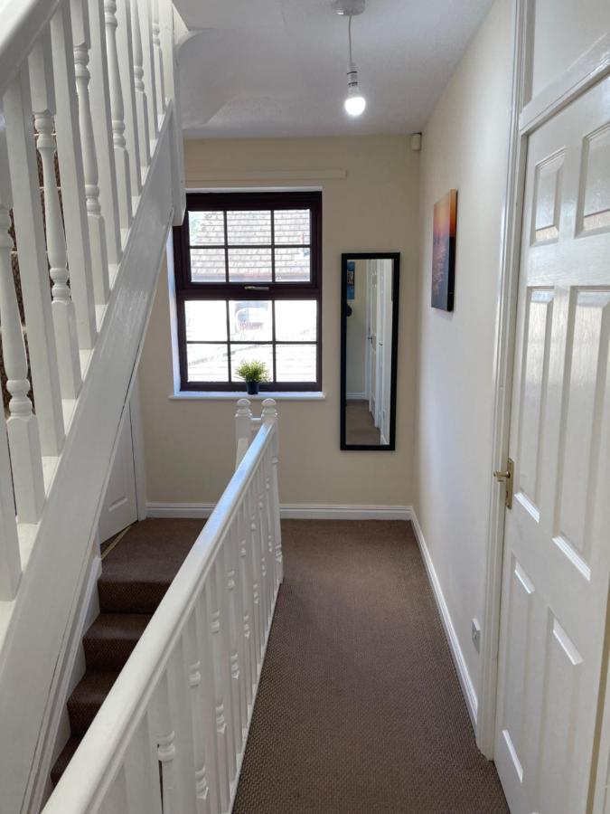 Large, Quiet, Sleeps 16, 4 Bathrooms, Parking, Лестер Экстерьер фото